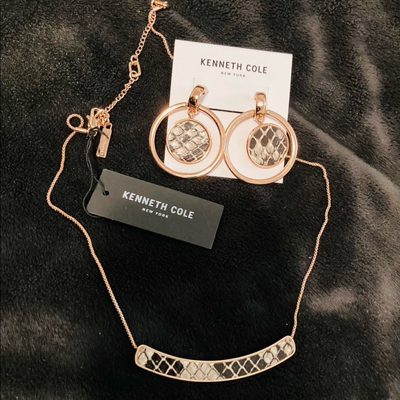 NWT Kenneth Cole Necklace w/ Matching Earrings - Picture 2 of 5
